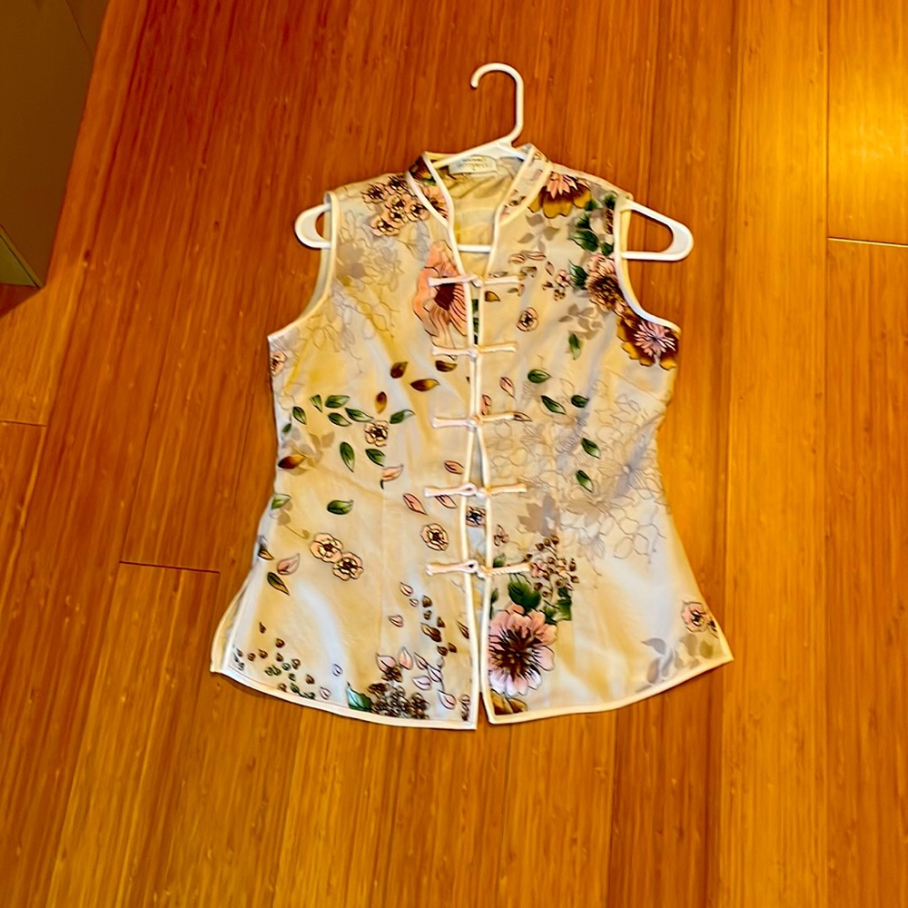 Silk Chinese style top with classic button